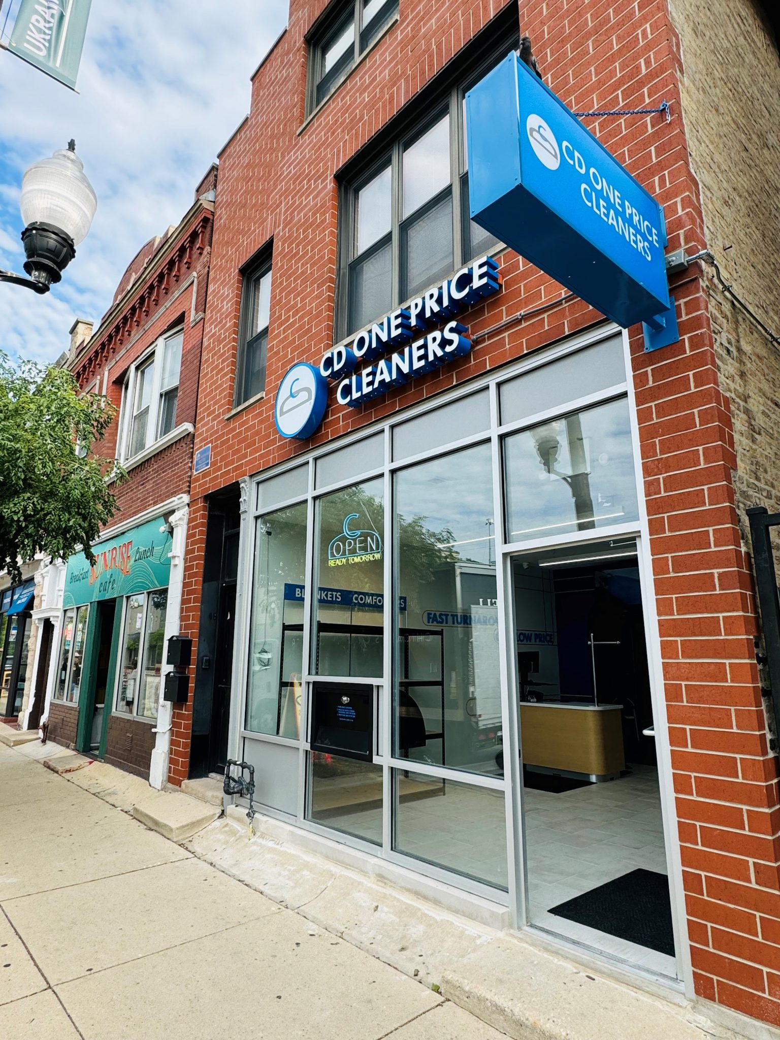 Affordable Dry Cleaning and Laundry Service in Wicker Park CD One